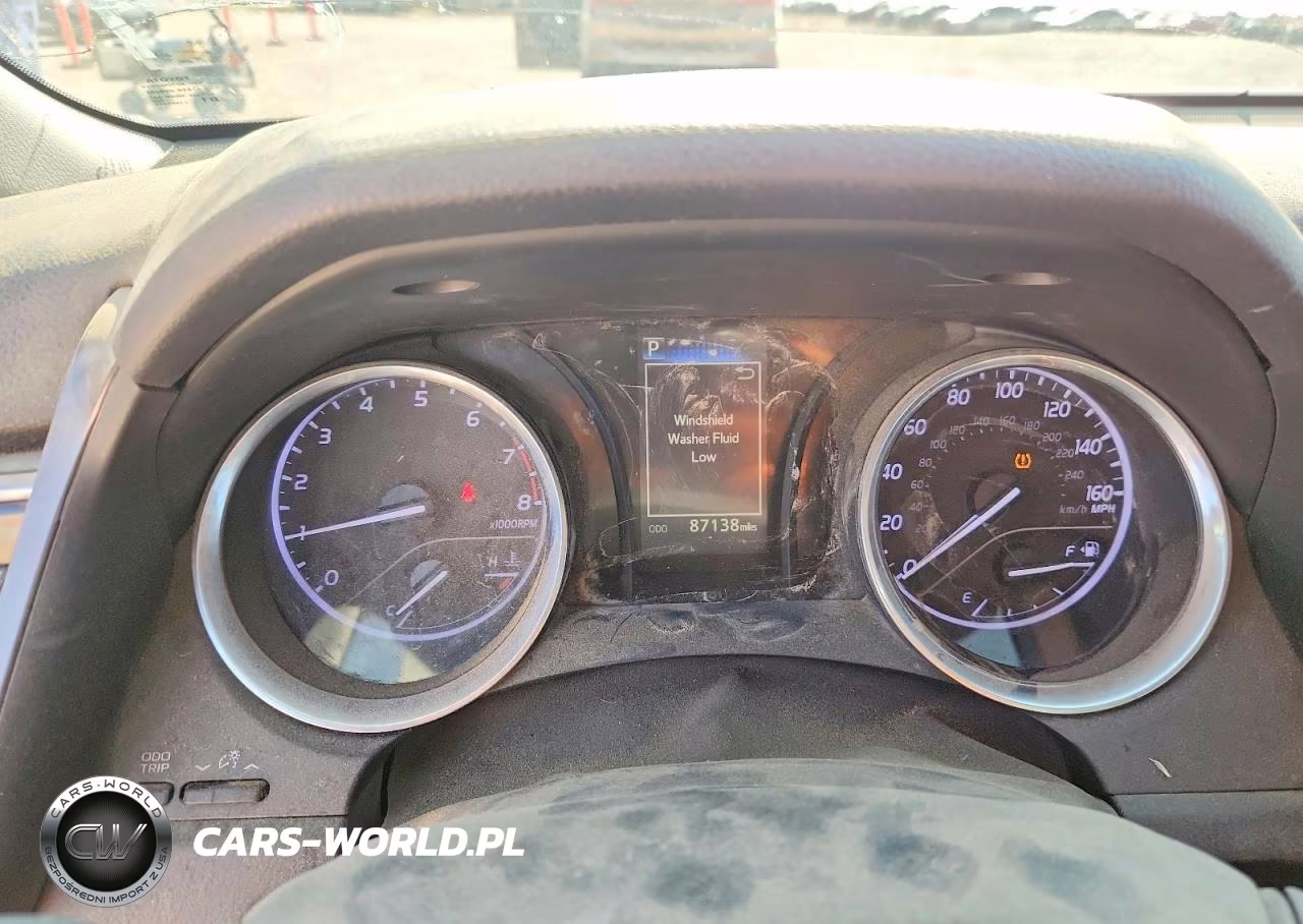 2018 Toyota Camry Se VIN:4T1B11HK6JU611447 - 9