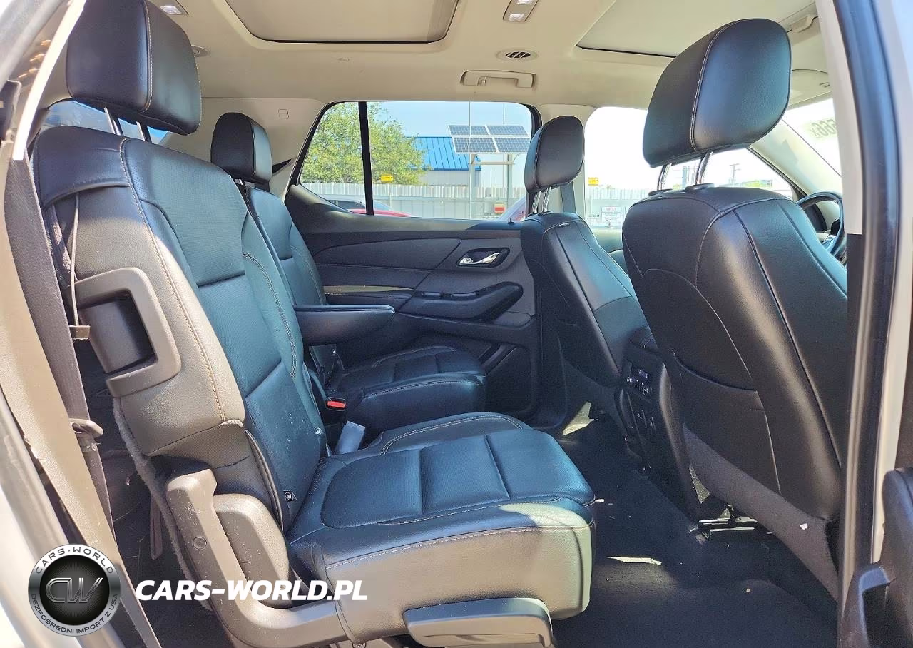 2019 Chevrolet Traverse Premier VIN:1GNEVKKW6KJ209803 - 18