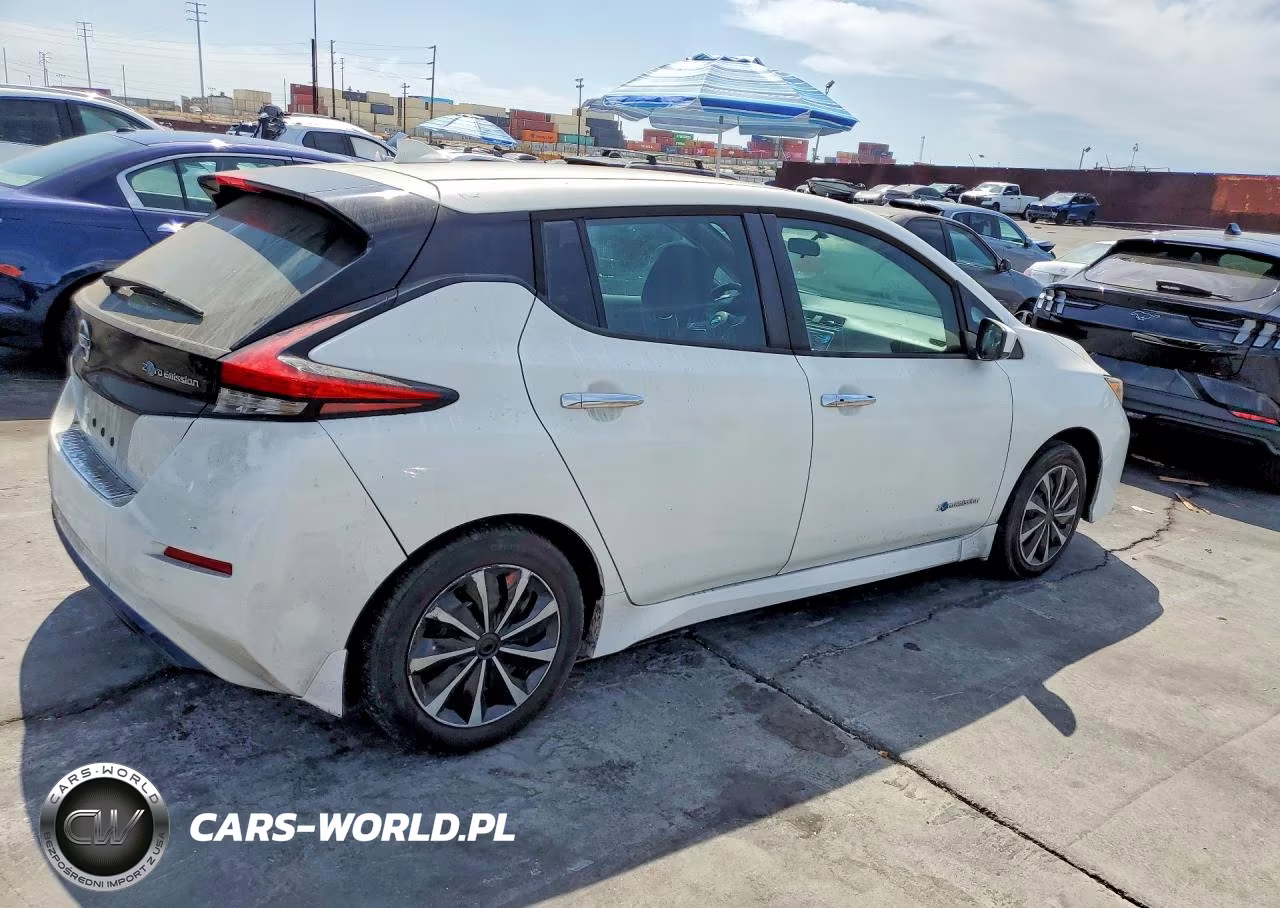 2018 Nissan Leaf S VIN:1N4AZ1CP6JC317179 - 3