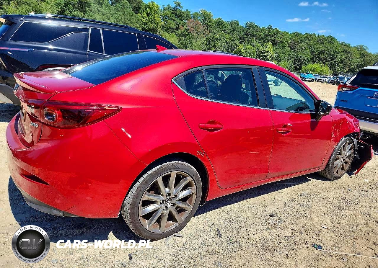 2018 Mazda 3 Grand Touring VIN:3MZBN1W39JM178745 - 3