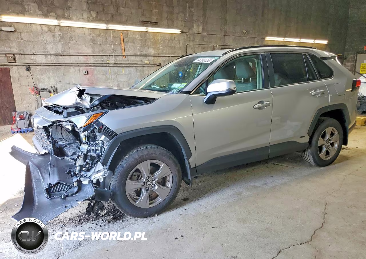 2025 Toyota Rav4 Hybrid Xle – zdjęcie 1 z 13