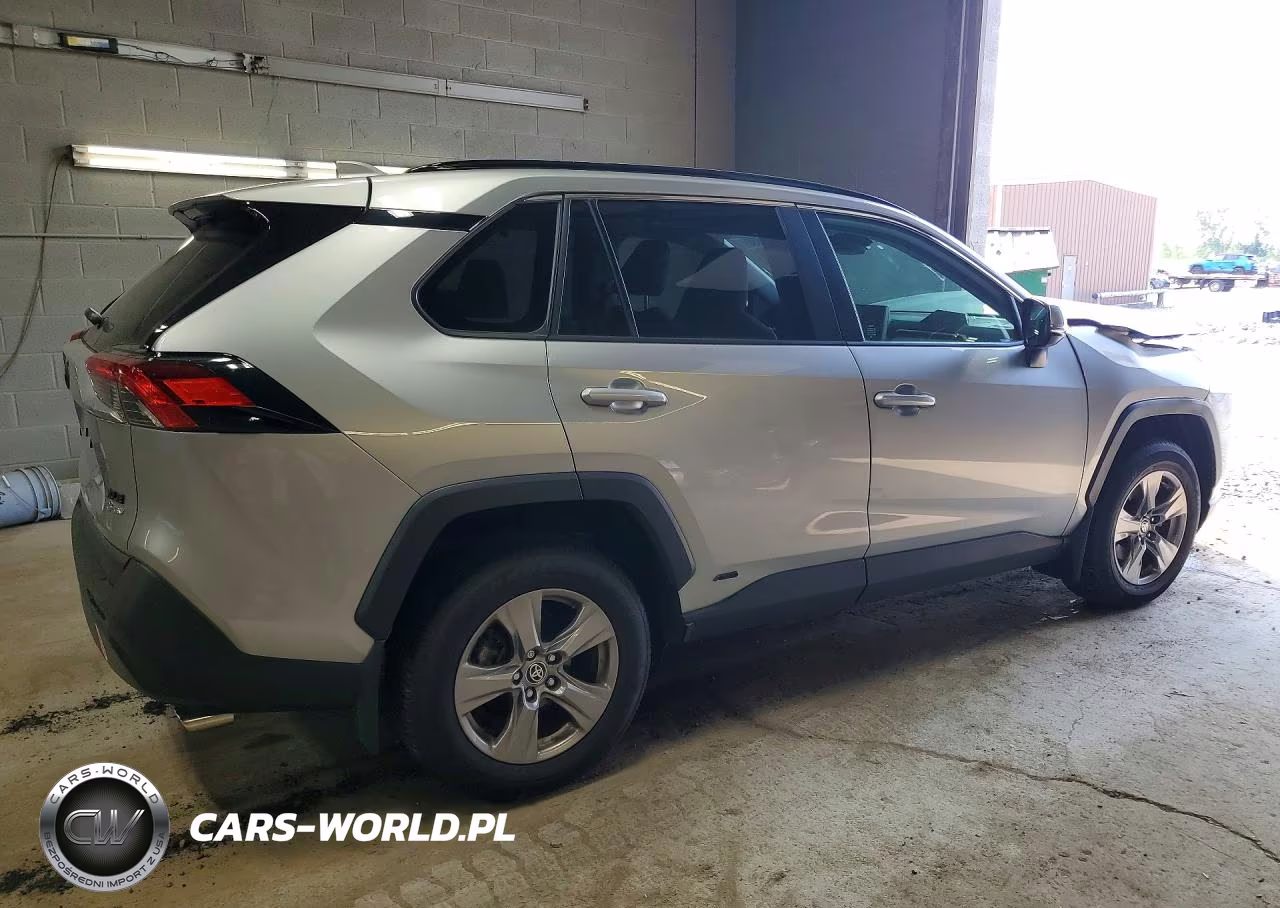 2025 Toyota Rav4 Hybrid Xle VIN:JTMRWRFV0SJ075002 - 3