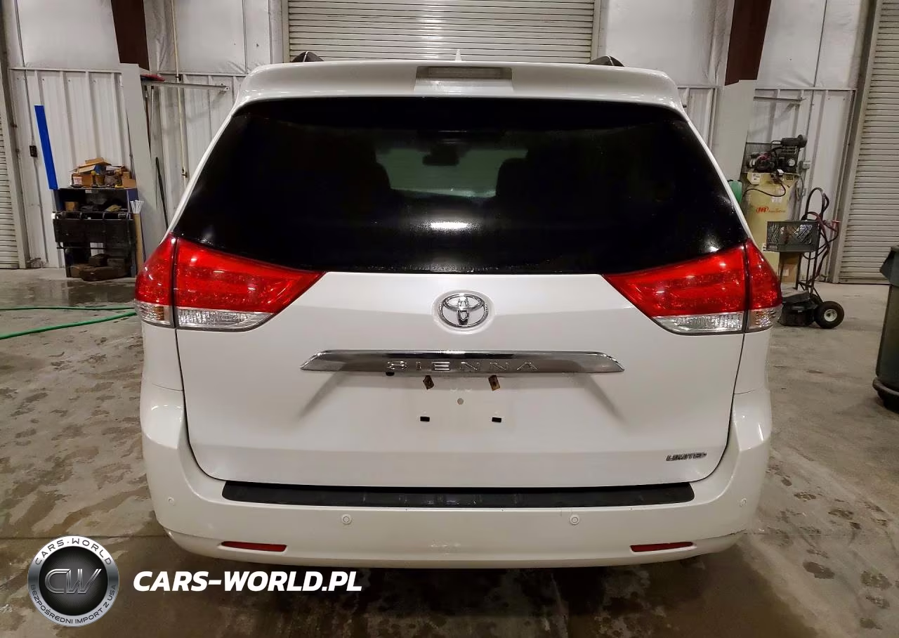 2013 Toyota Sienna Limited 7-Passenger VIN:5TDYK3DC7DS375888 - 6