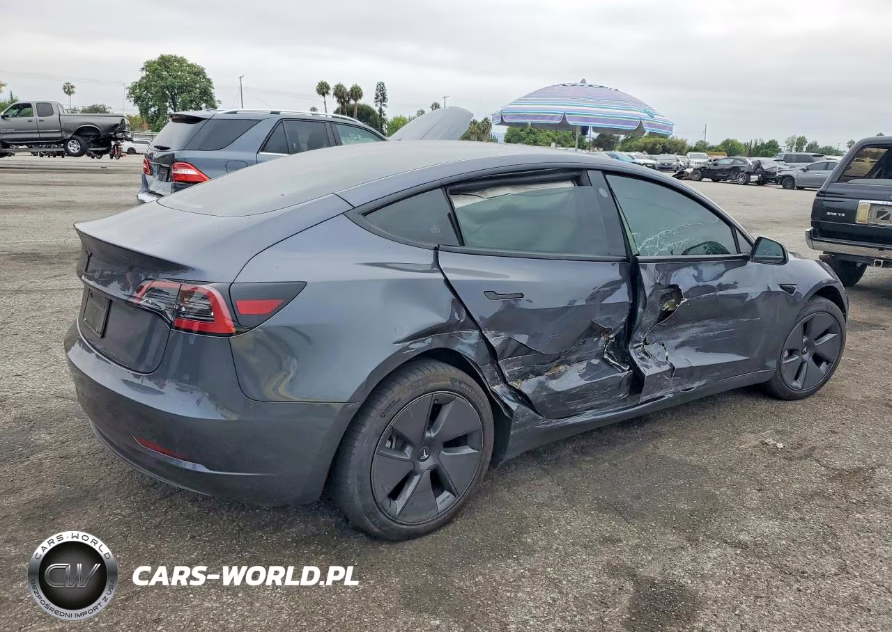 2023 Tesla Model 3 VIN:5YJ3E1EA1PF684137 - 3
