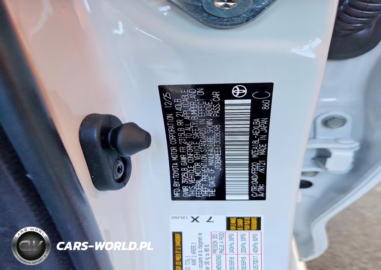 2026 Toyota Corolla Le VIN:JTDB4MEE6T3038098 - 13