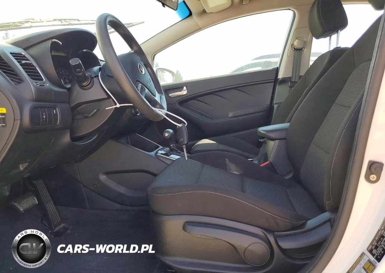 2018 Kia Forte Lx VIN:3KPFK4A72JE281413 - 7