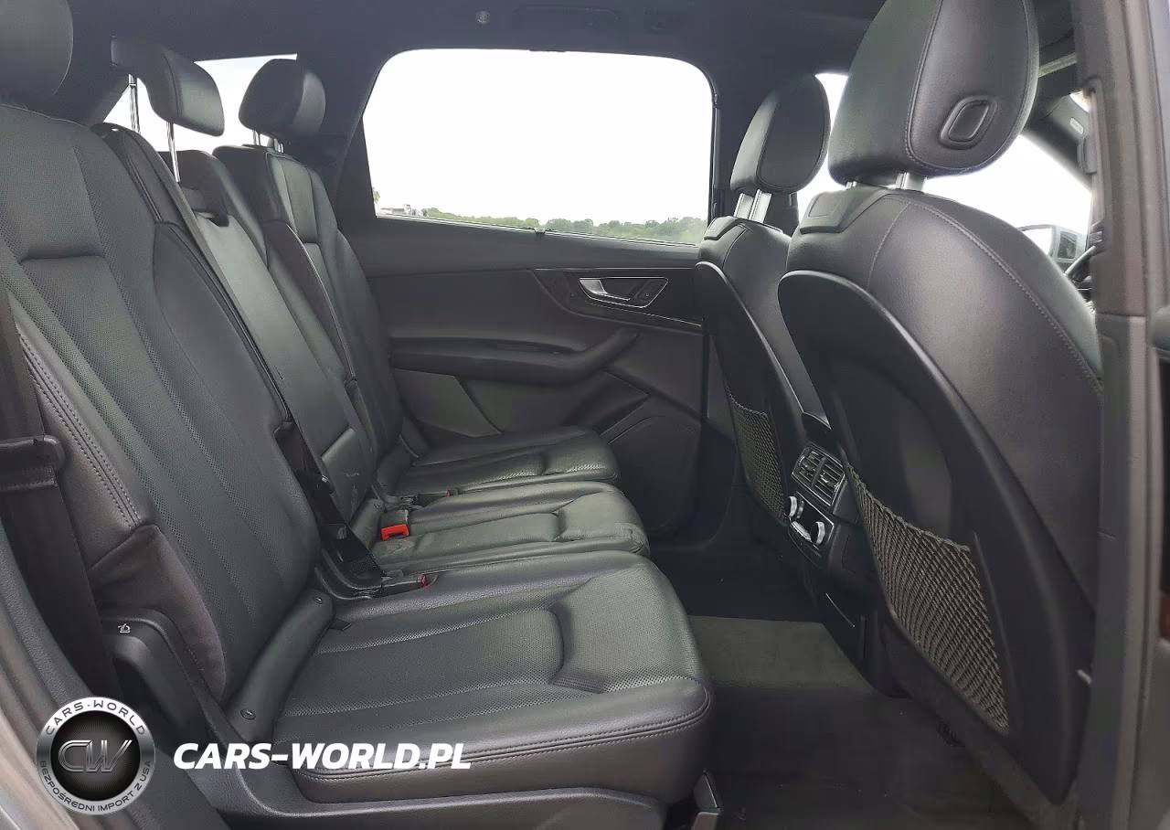 2017 Audi Q7 Premium Plus VIN:WA1LAAF77HD014092 - 11