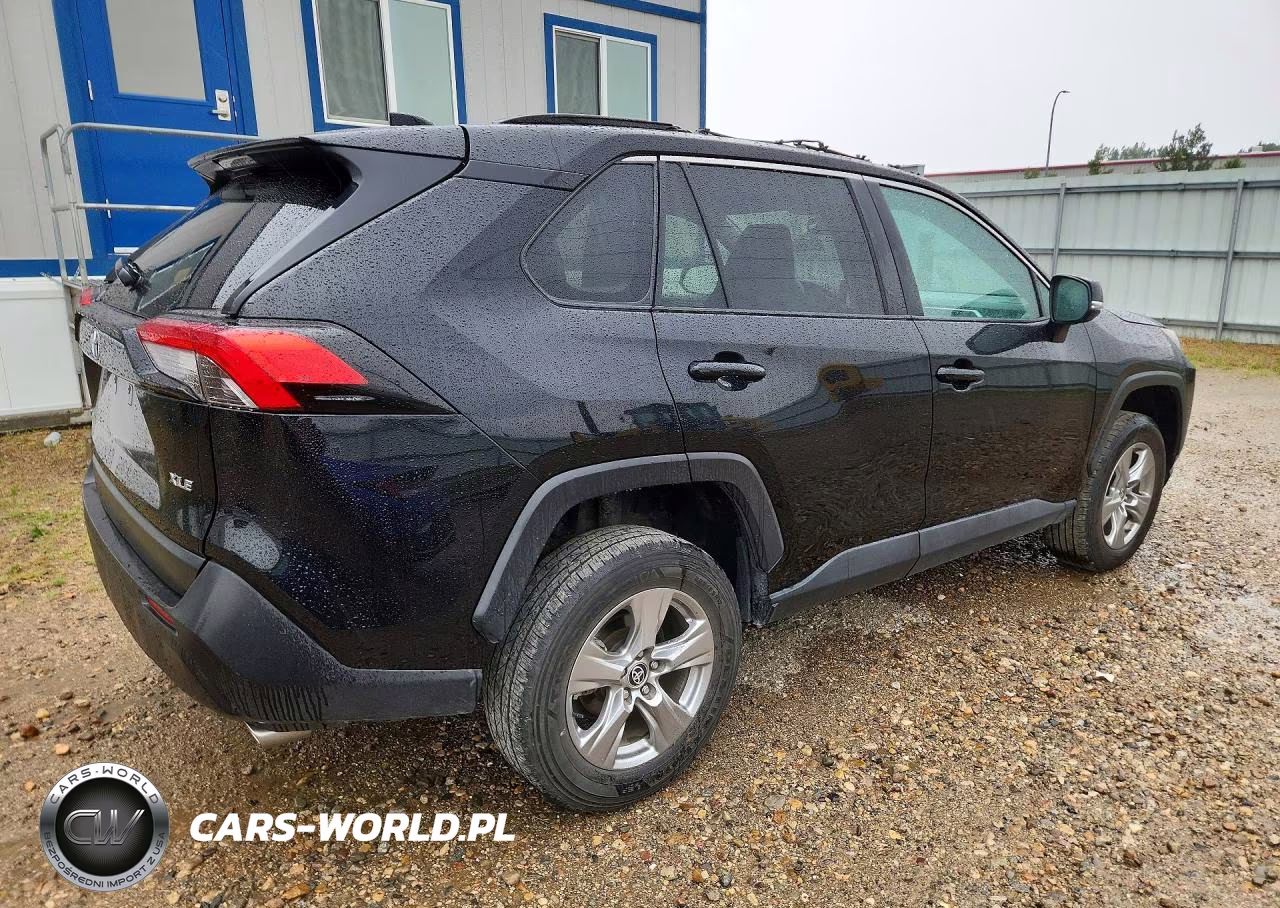 2024 Toyota Rav4 Xle VIN:2T3W1RFV8RW323400 - 3