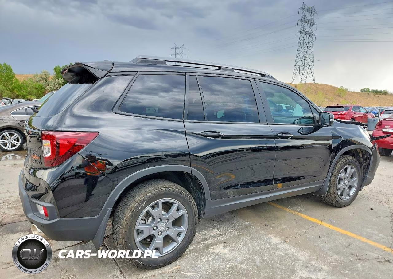 2025 Honda Passport Trail Sport VIN:5FNYF8H6XSB002349 - 3