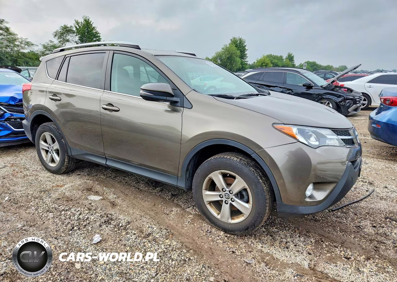 2015 Toyota Rav4 Xle VIN:2T3RFREV7FW250788 - 4