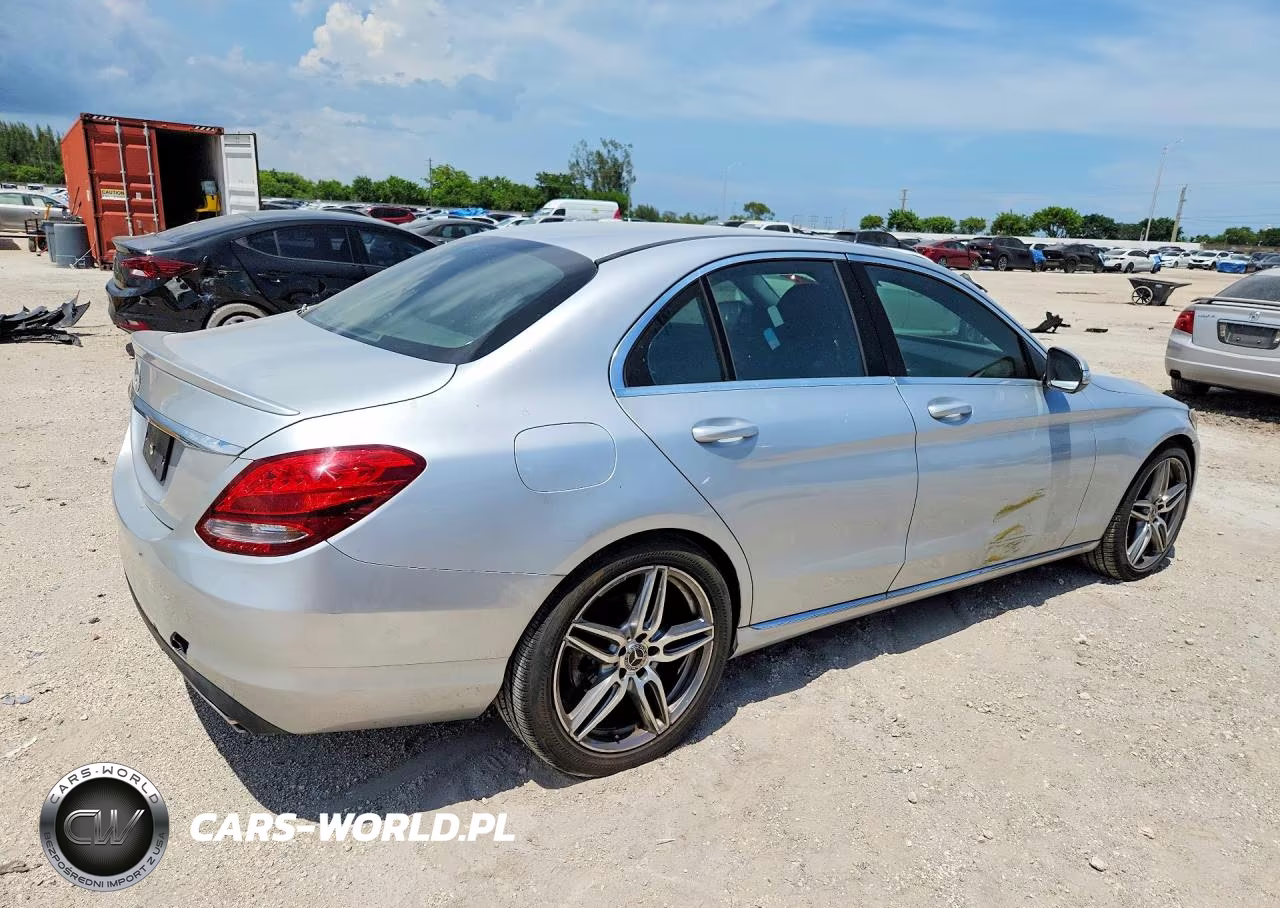 2015 Mercedes-Benz C 300 VIN:55SWF4JB4FU094148 - 3