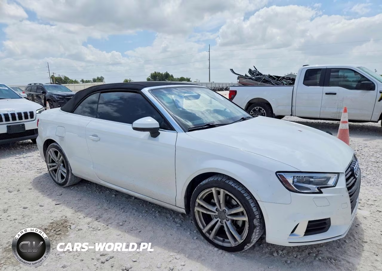 2018 Audi A3 Premium VIN:WAU6ULFF0J1086429 - 4