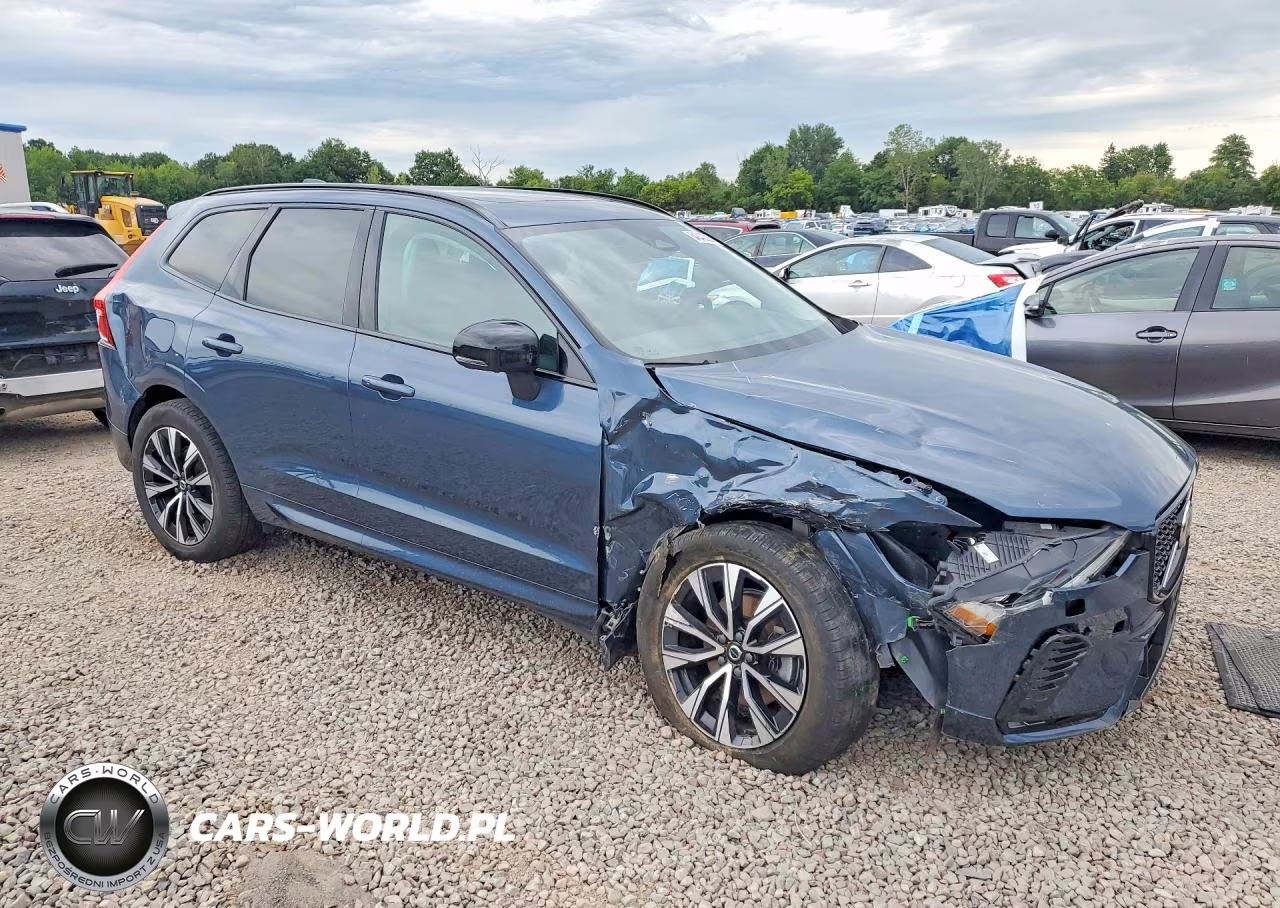 2023 Volvo Xc60 Plus VIN:YV4L12RW7P1388990 - 4