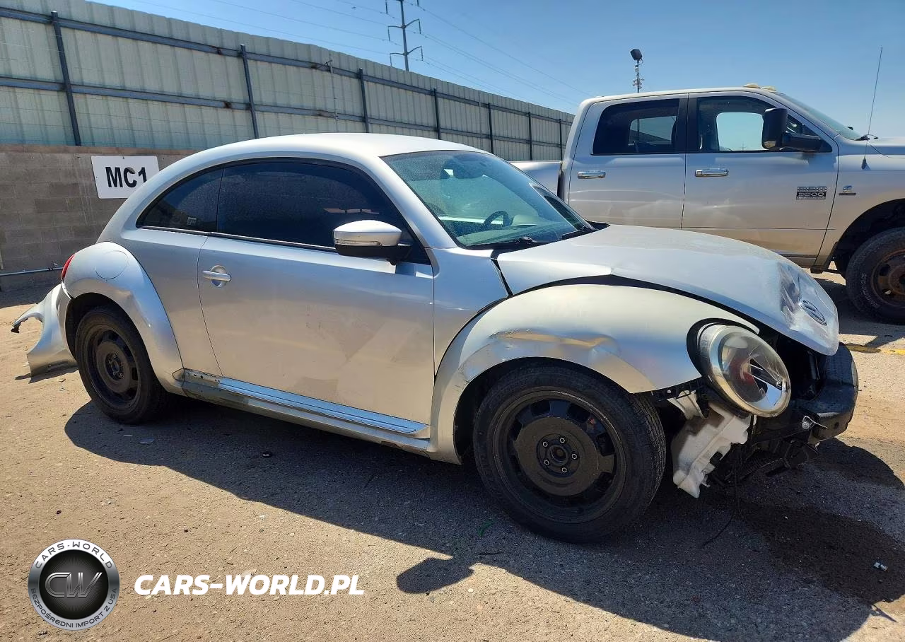 2014 Volkswagen Beetle VIN:3VWJ07AT9EM661825 - 4