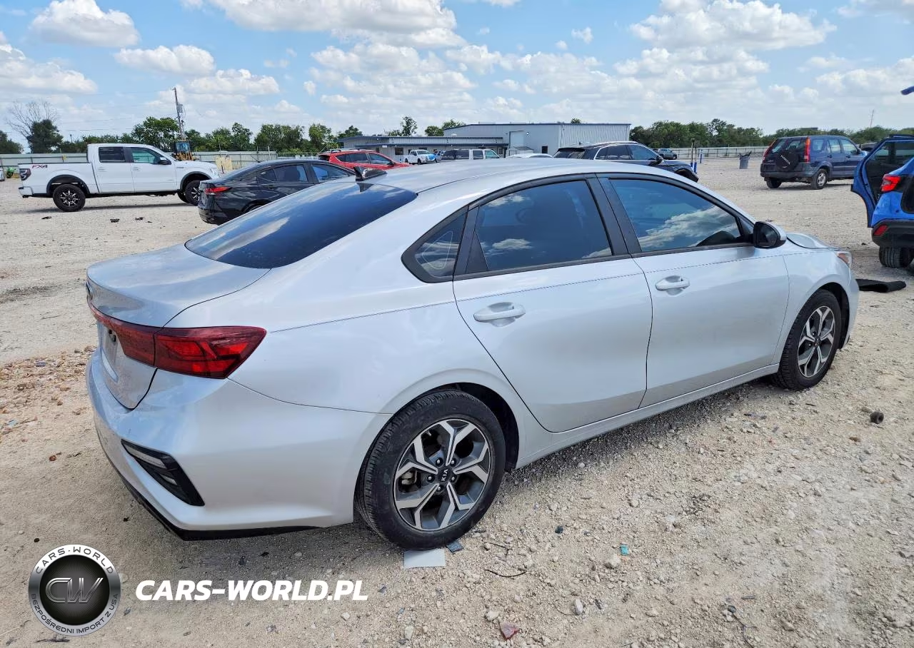 2021 Kia Forte Lxs VIN:3KPF24AD4ME378090 - 3