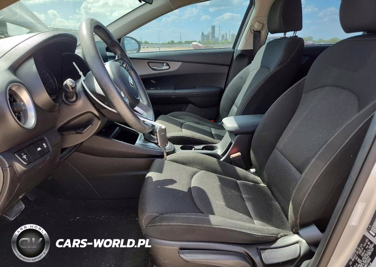 2021 Kia Forte Lxs VIN:3KPF24AD4ME378090 - 7