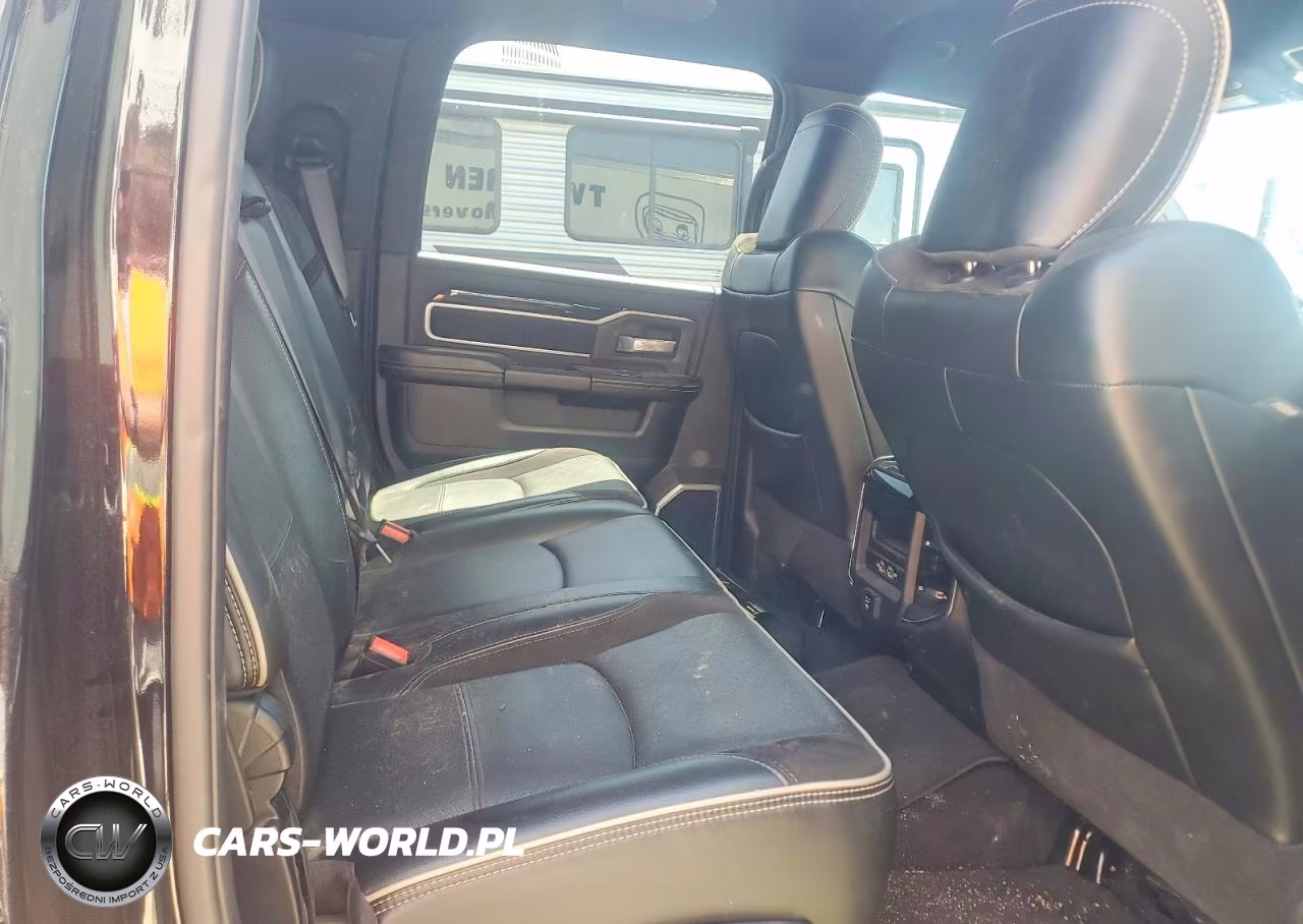 2019 Ram 3500 Laramie VIN:3C63R3ML8KG683824 - 10