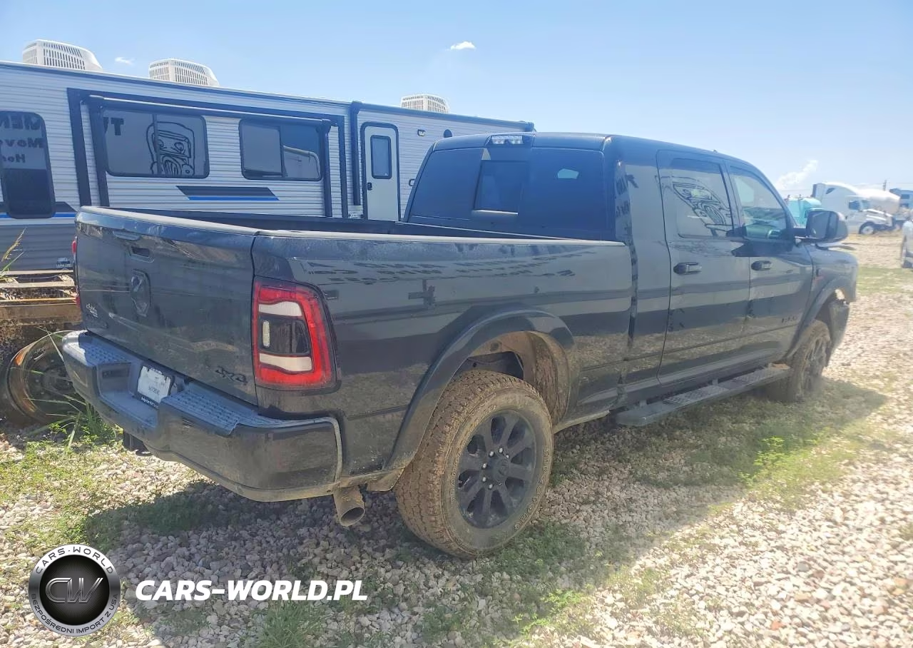 2019 Ram 3500 Laramie VIN:3C63R3ML8KG683824 - 3