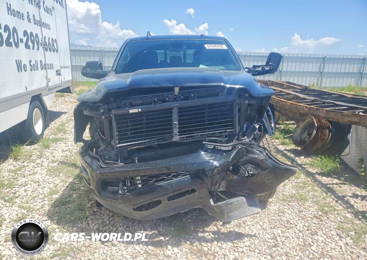 2019 Ram 3500 Laramie VIN:3C63R3ML8KG683824 - 5