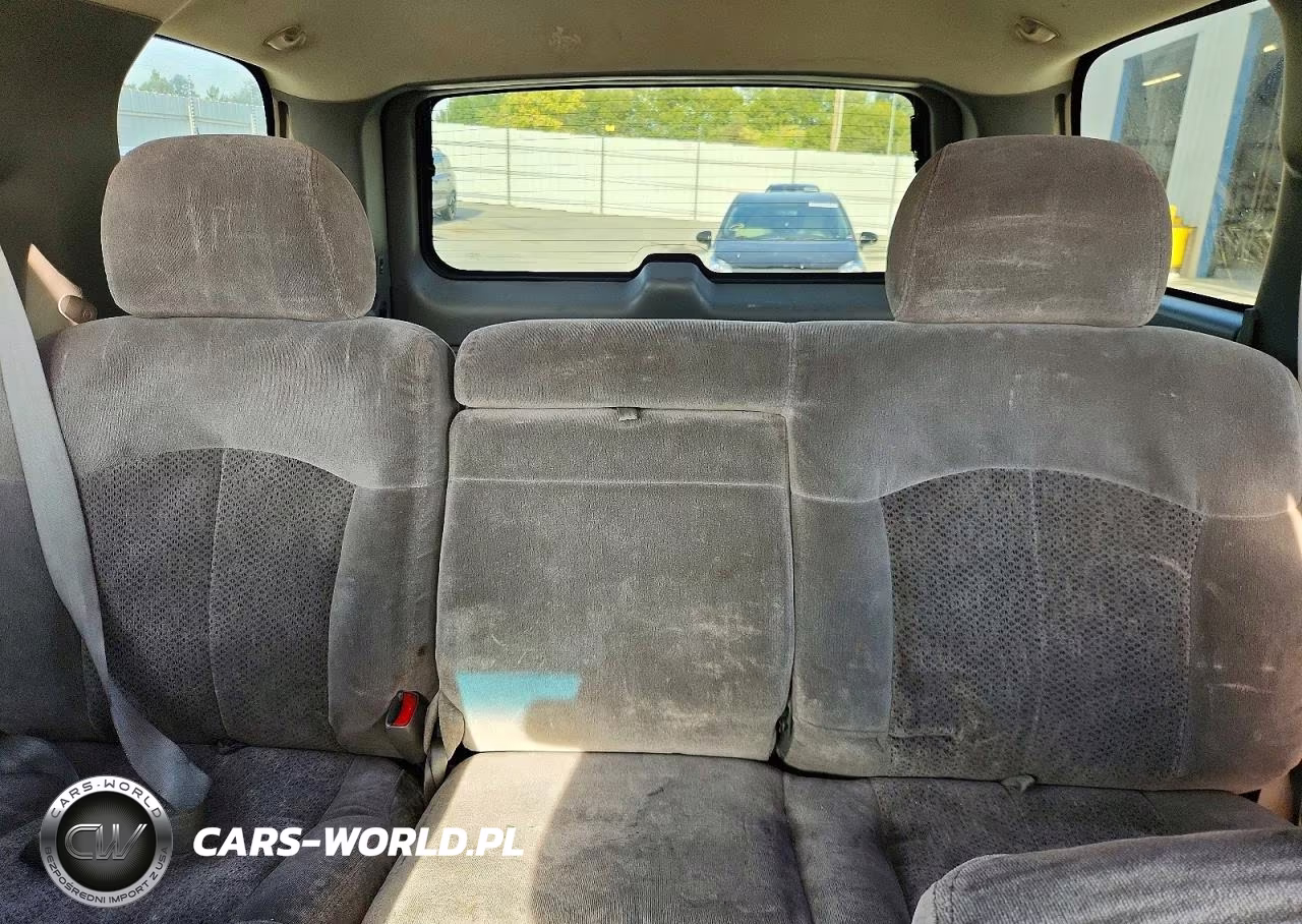 2001 Chevrolet Tahoe C1500 VIN:1GNEC13TX1J111411 - 10