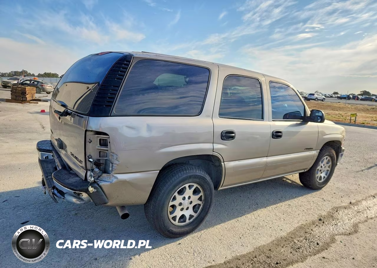 2001 Chevrolet Tahoe C1500 VIN:1GNEC13TX1J111411 - 3