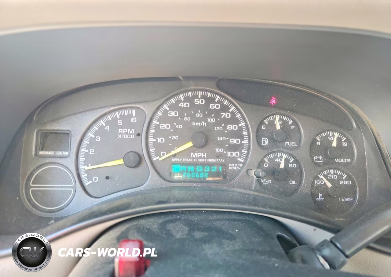 2001 Chevrolet Tahoe C1500 VIN:1GNEC13TX1J111411 - 9