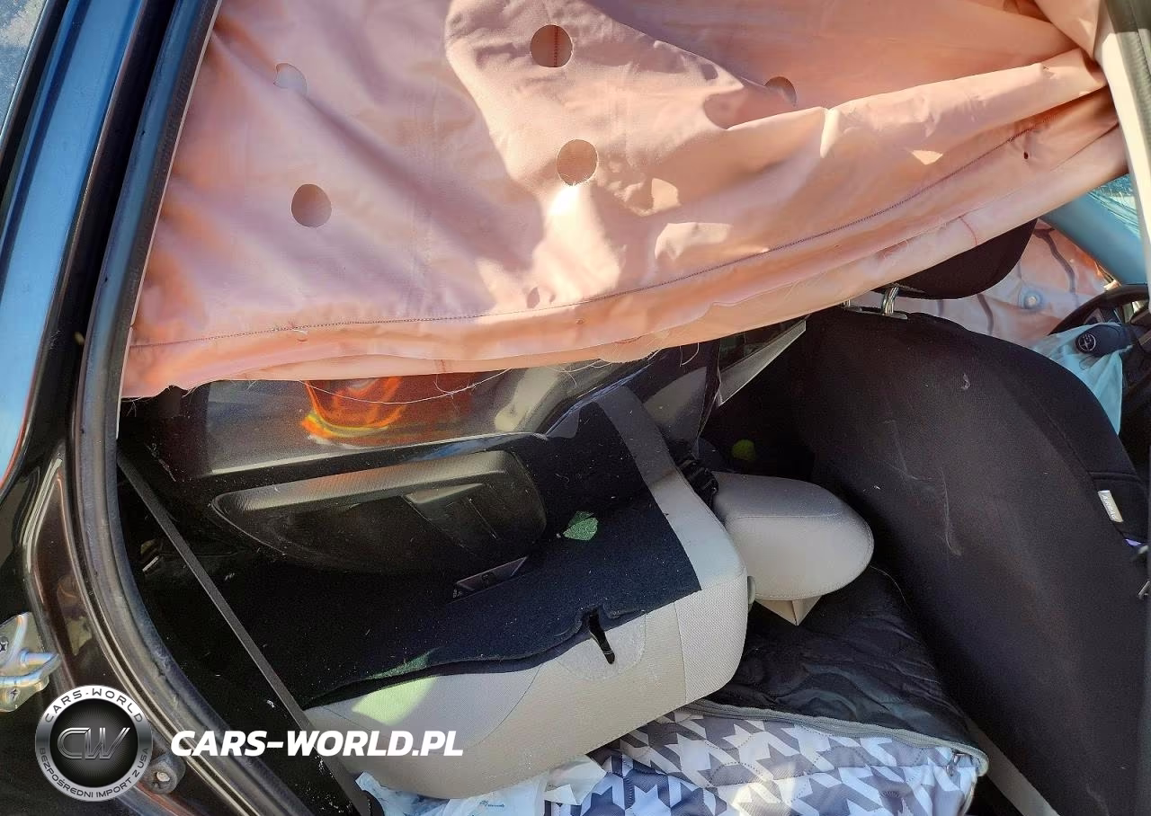 2018 Subaru Forester 2.5I Premium VIN:JF2SJAEC2JH577633 - 11
