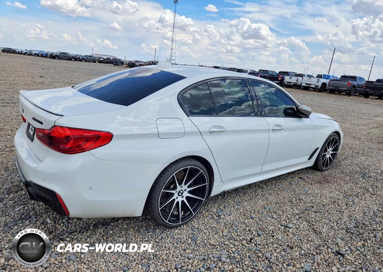 2018 BMW M550Xi VIN:WBAJB9C54JB035377 - 3
