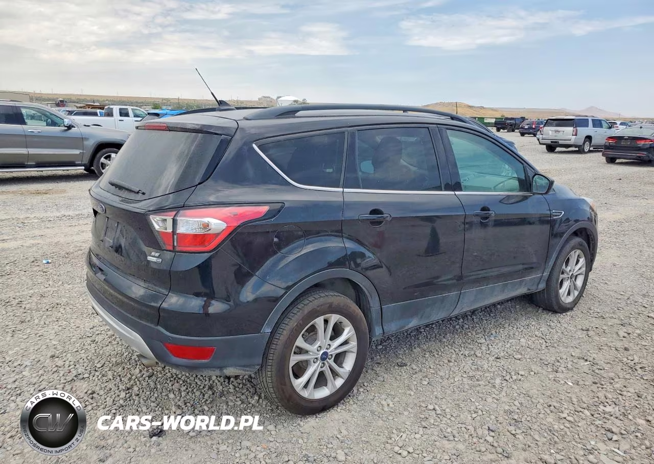2018 Ford Escape Se VIN:1FMCU9GD3JUC11651 - 3