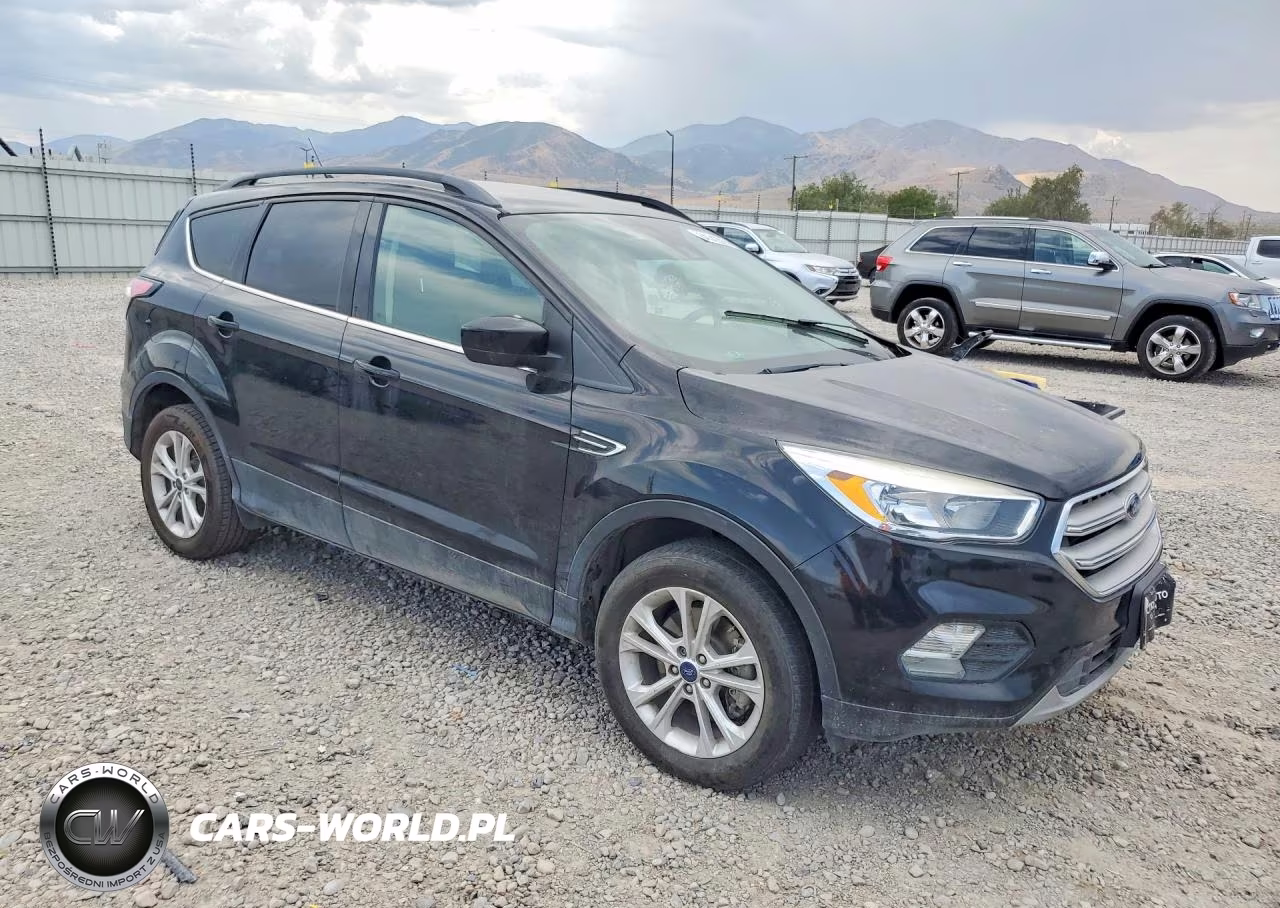 2018 Ford Escape Se VIN:1FMCU9GD3JUC11651 - 4