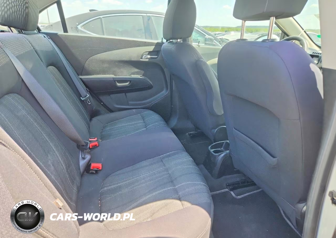 2015 Chevrolet Sonic Lt VIN:1G1JC5SG5F4205004 - 10