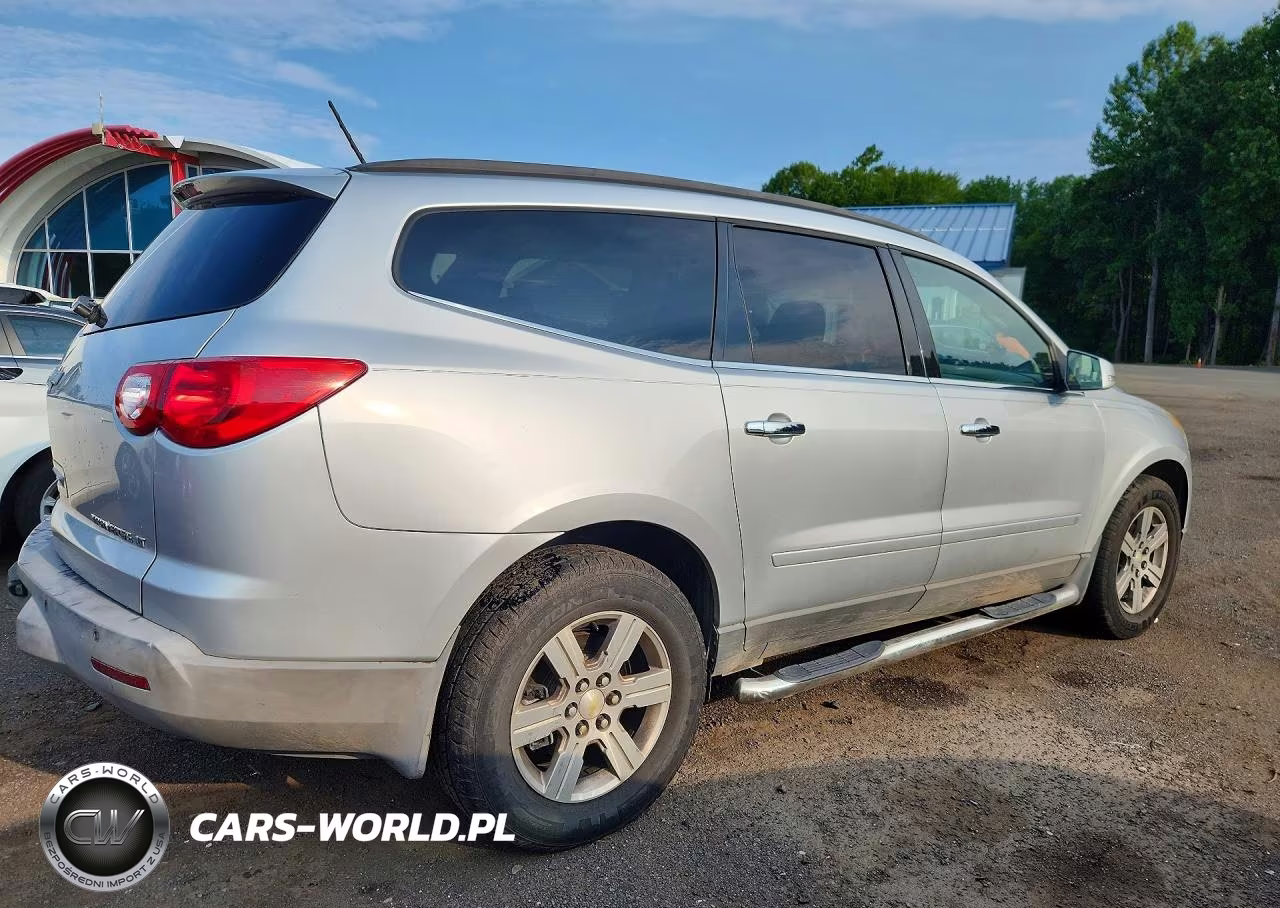 2010 Chevrolet Traverse Lt VIN:1GNLVFED4AS149716 - 3