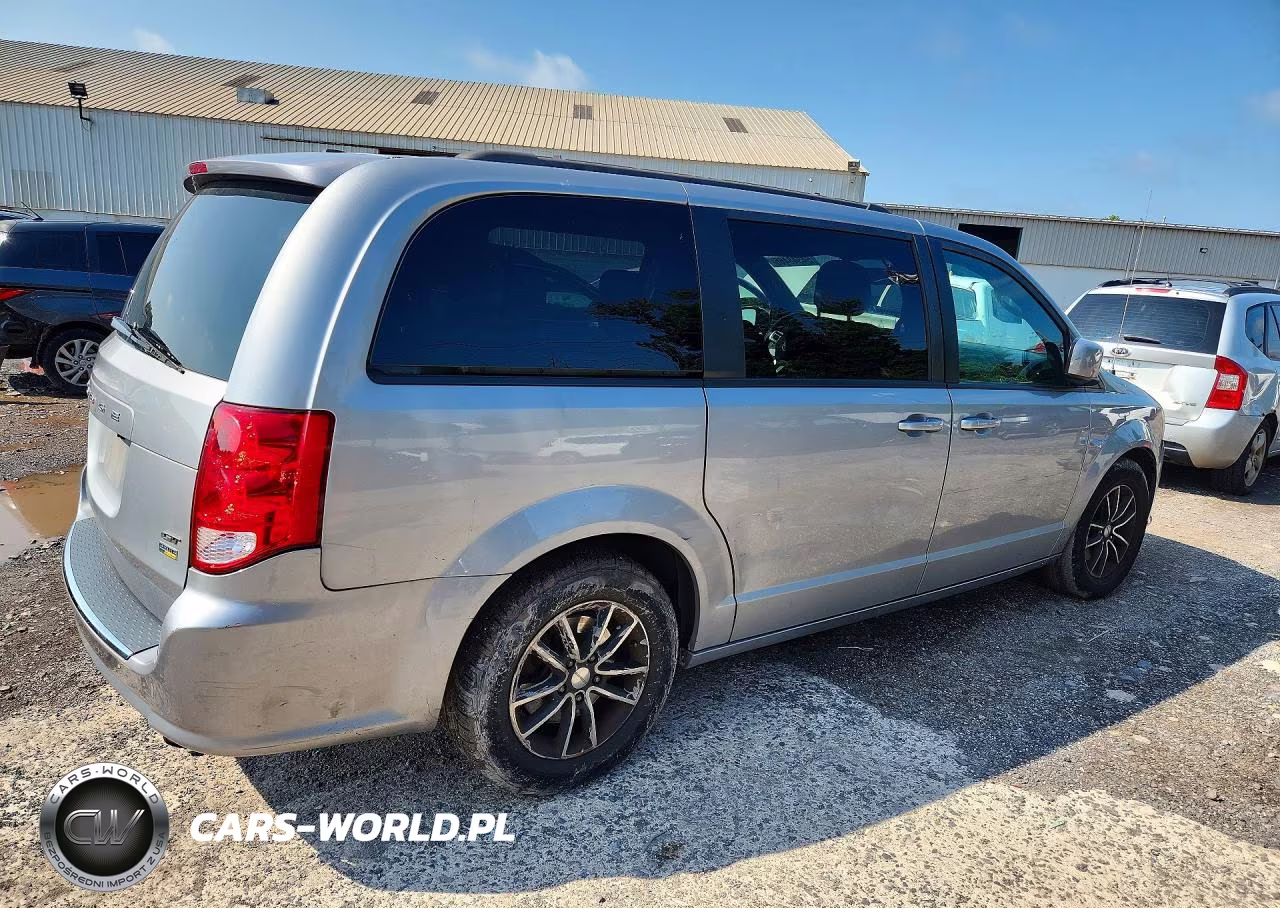 2018 Dodge Grand Caravan Gt VIN:2C4RDGEG7JR200729 - 3