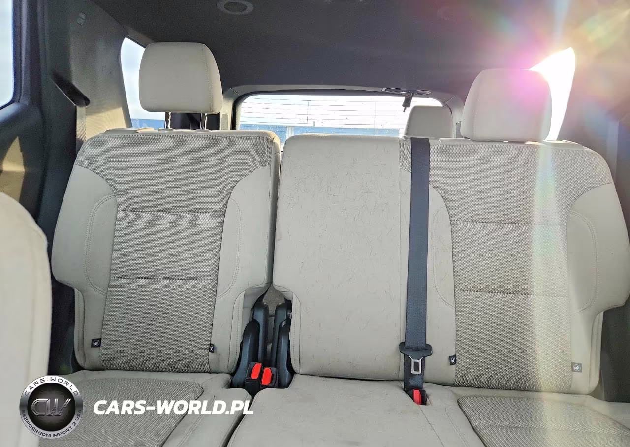 2022 Chevrolet Traverse Ls VIN:1GNERFKW4NJ107593 - 10