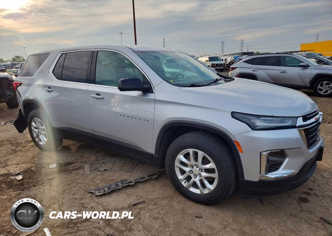 2022 Chevrolet Traverse Ls VIN:1GNERFKW4NJ107593 - 4