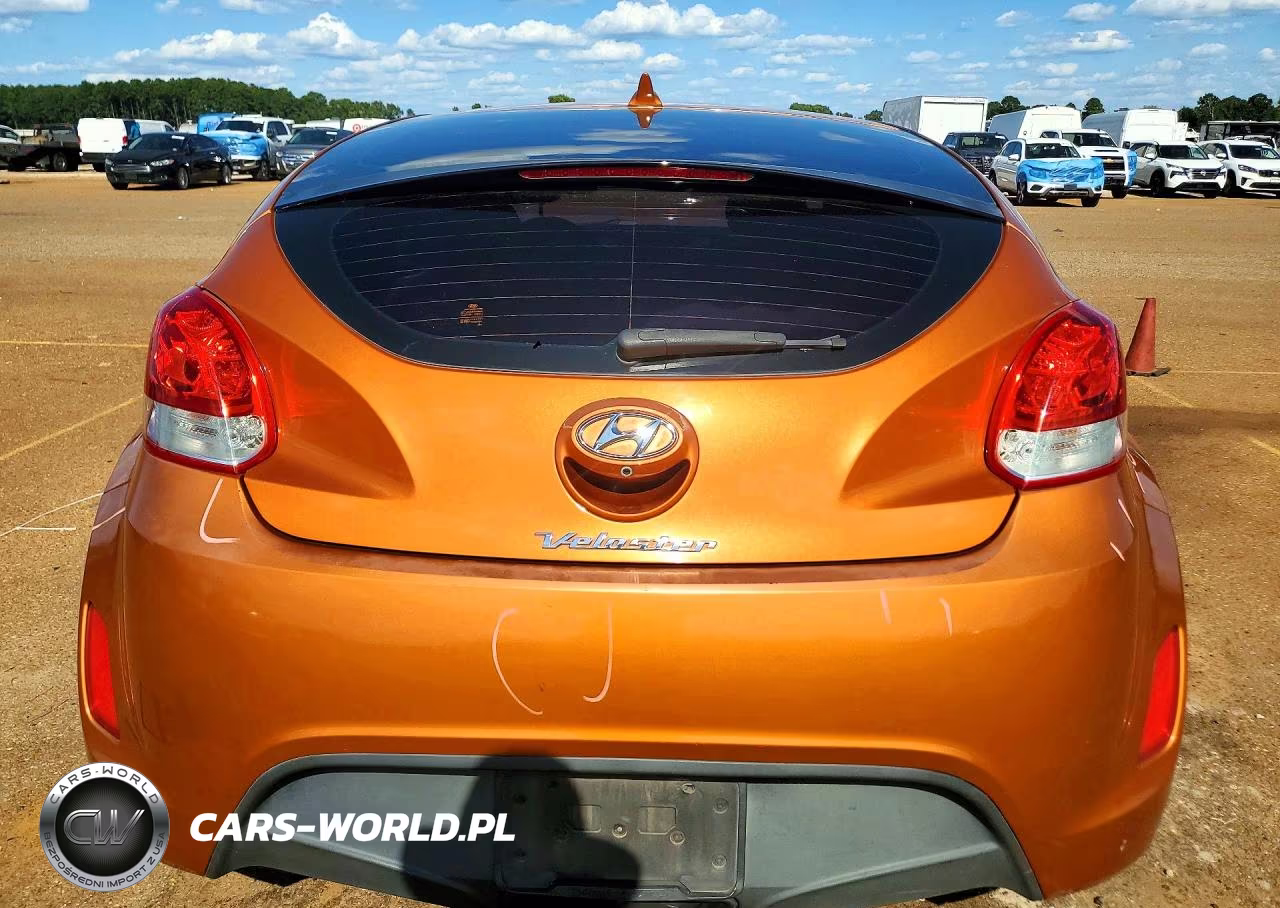 2016 Hyundai Veloster Base VIN:KMHTC6AD3GU261386 - 6