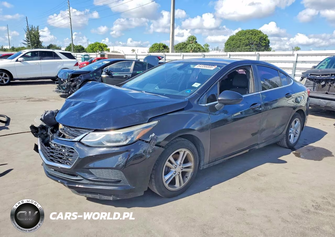 2018 Chevrolet Cruze Lt VIN:1G1BE5SM0J7184526 - 1