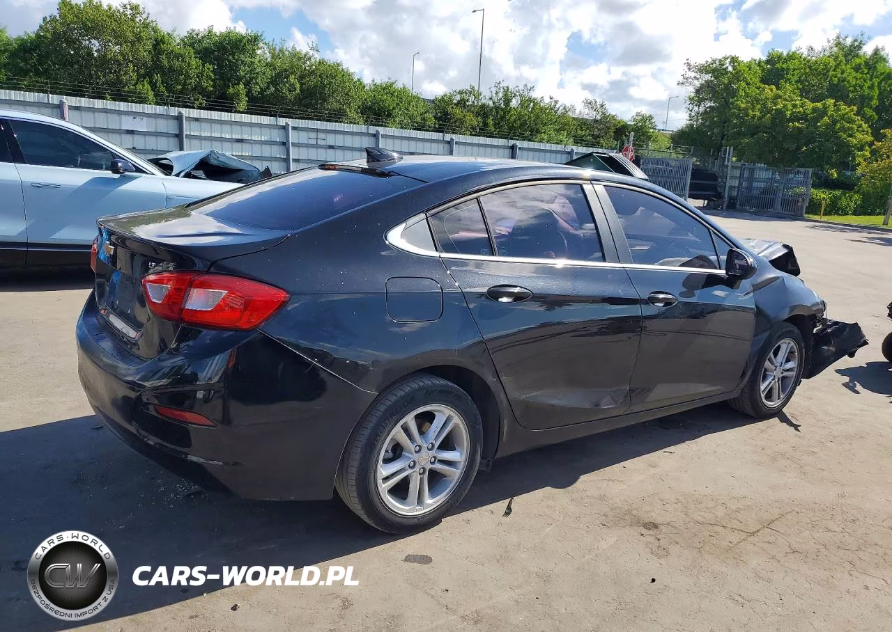 2018 Chevrolet Cruze Lt VIN:1G1BE5SM0J7184526 - 3