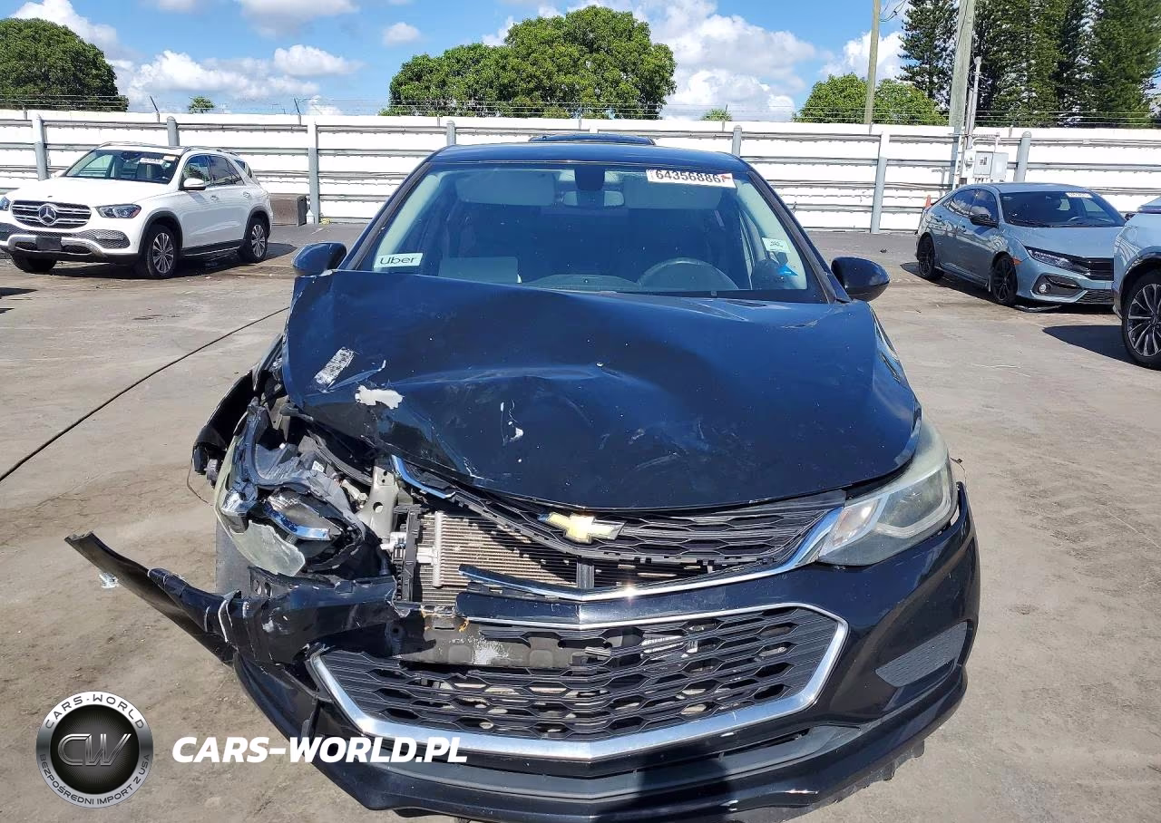 2018 Chevrolet Cruze Lt VIN:1G1BE5SM0J7184526 - 5