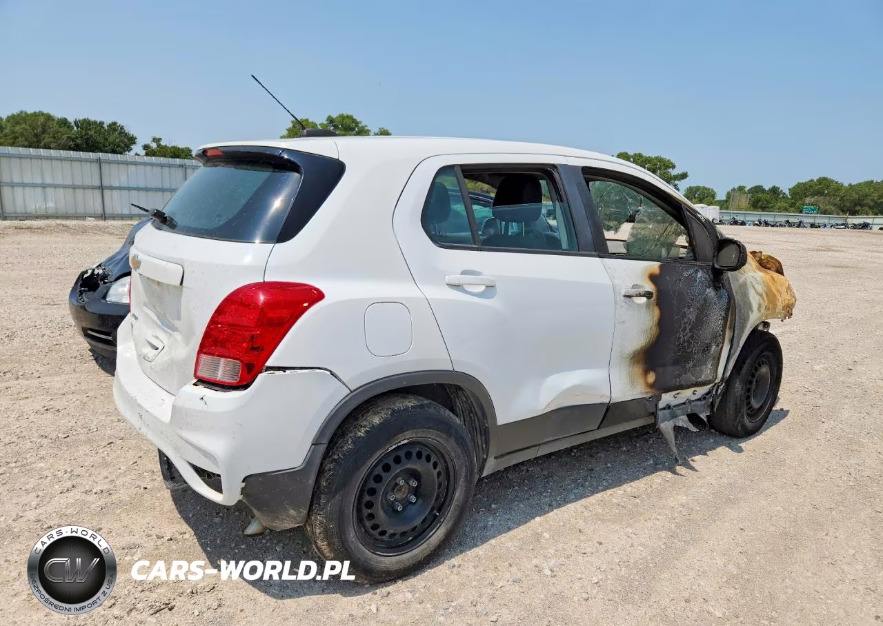 2019 Chevrolet Trax Ls VIN:3GNCJKSB1KL158042 - 3
