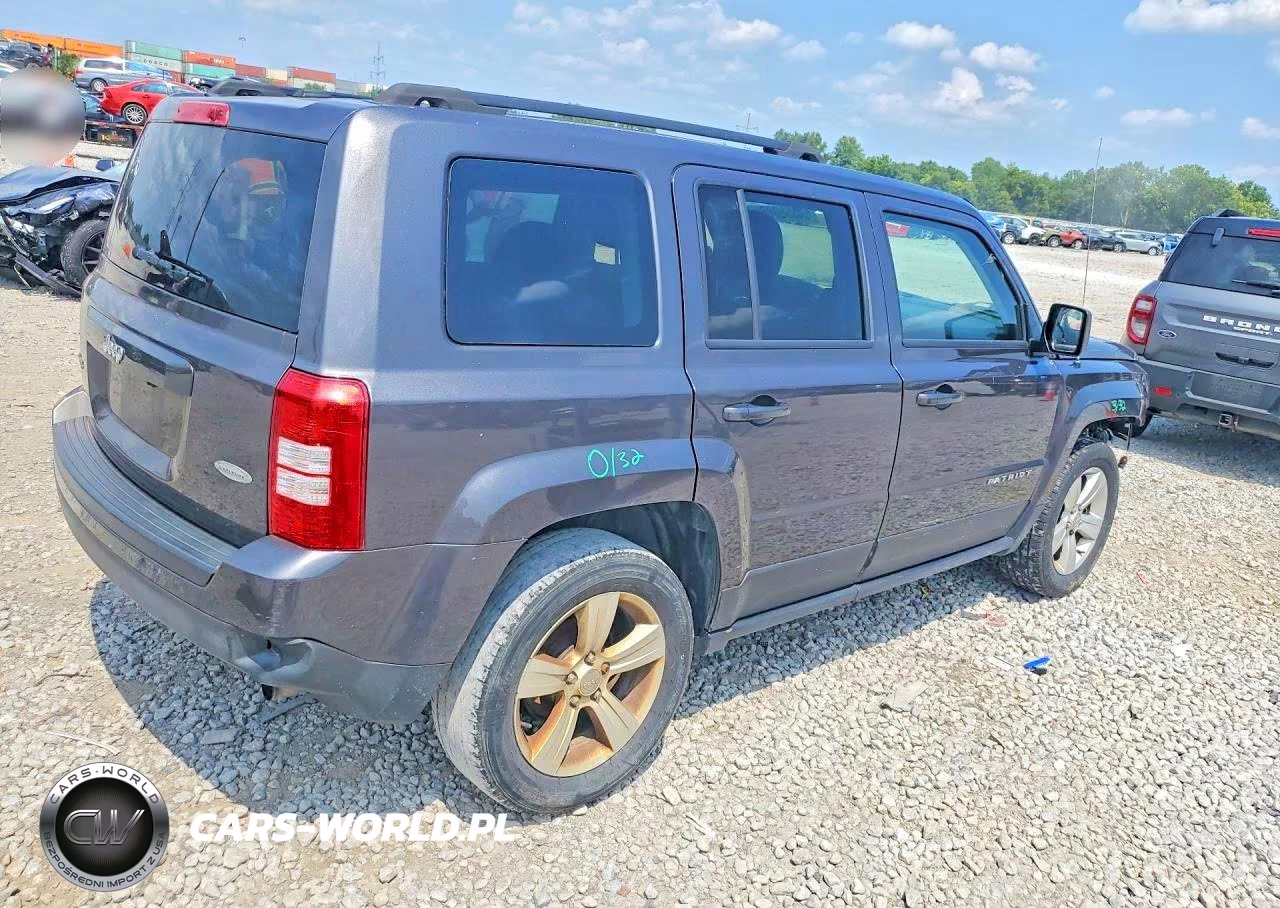 2016 Jeep Patriot Latitude VIN:1C4NJRFB6GD668260 - 3