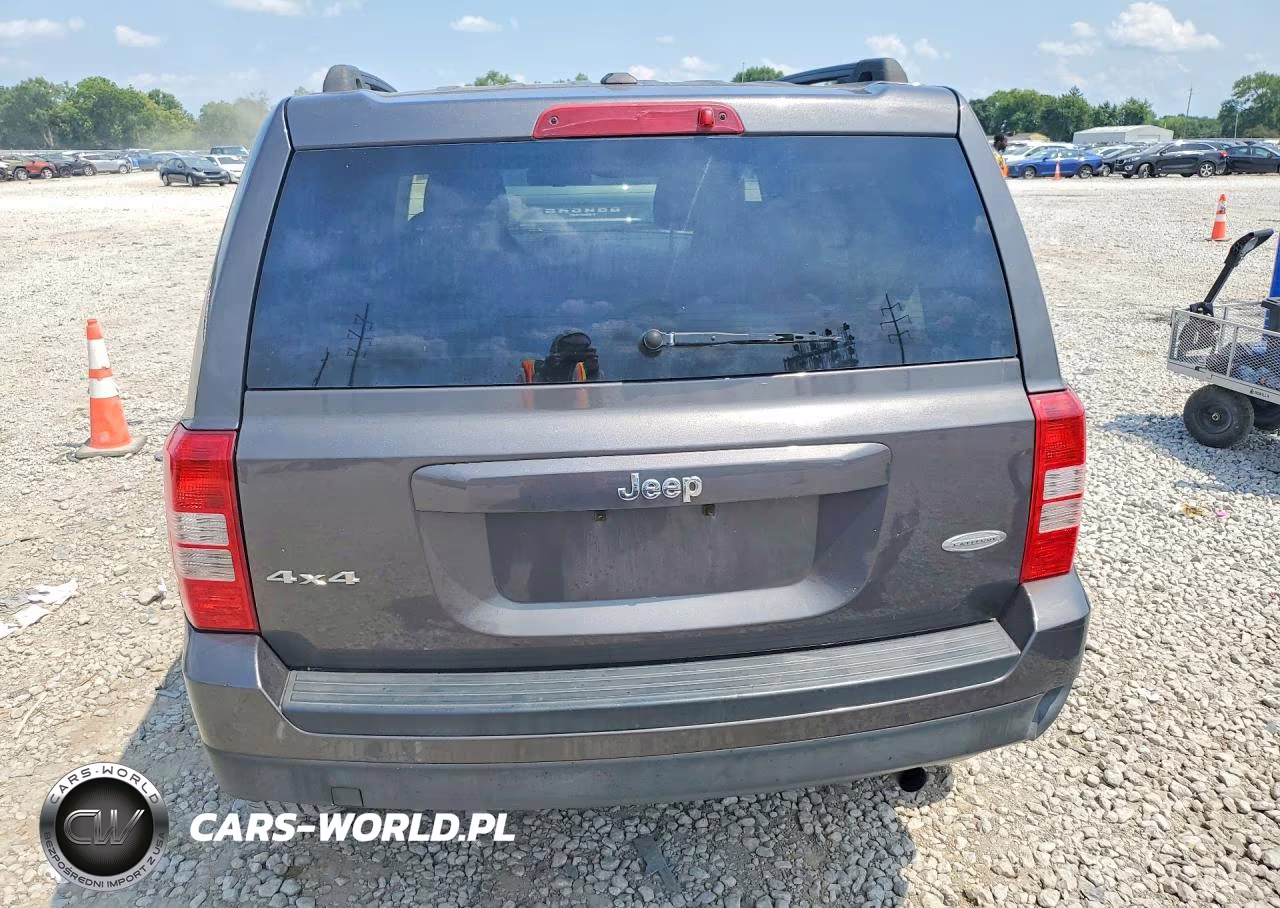 2016 Jeep Patriot Latitude VIN:1C4NJRFB6GD668260 - 6