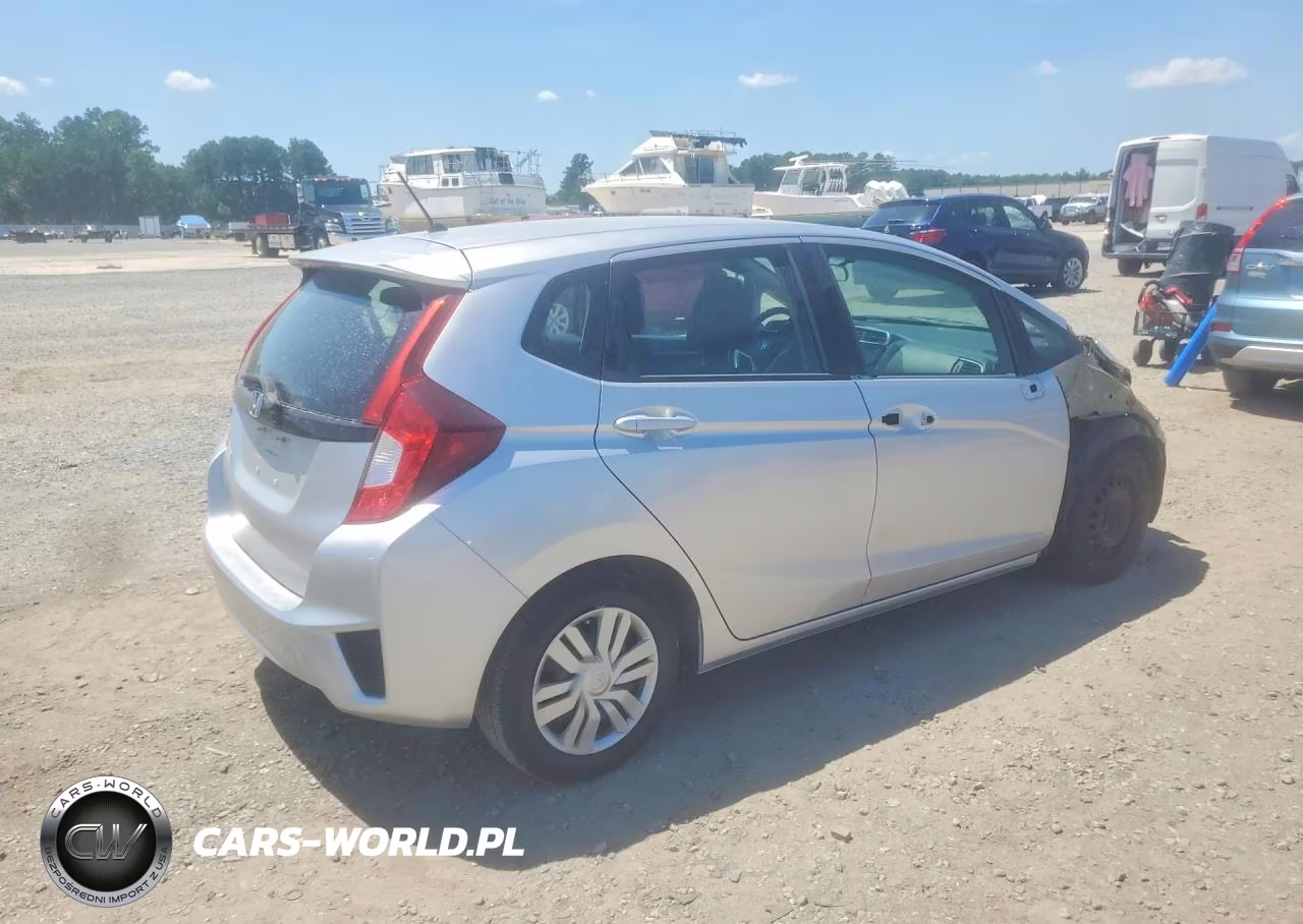 2015 Honda Fit Lx VIN:3HGGK5H53FM707588 - 3