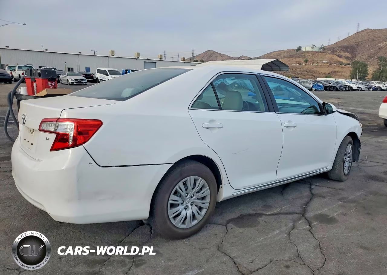 2014 Toyota Camry Le VIN:4T4BF1FK5ER380234 - 3