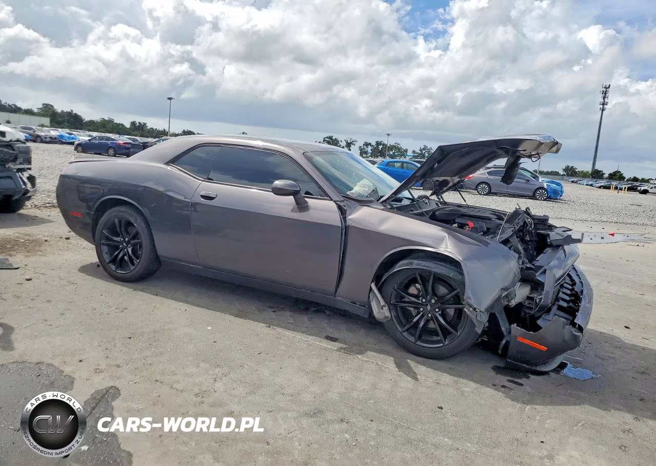 2021 Dodge Challenger Sxt VIN:2C3CDZAG1MH568247 - 4