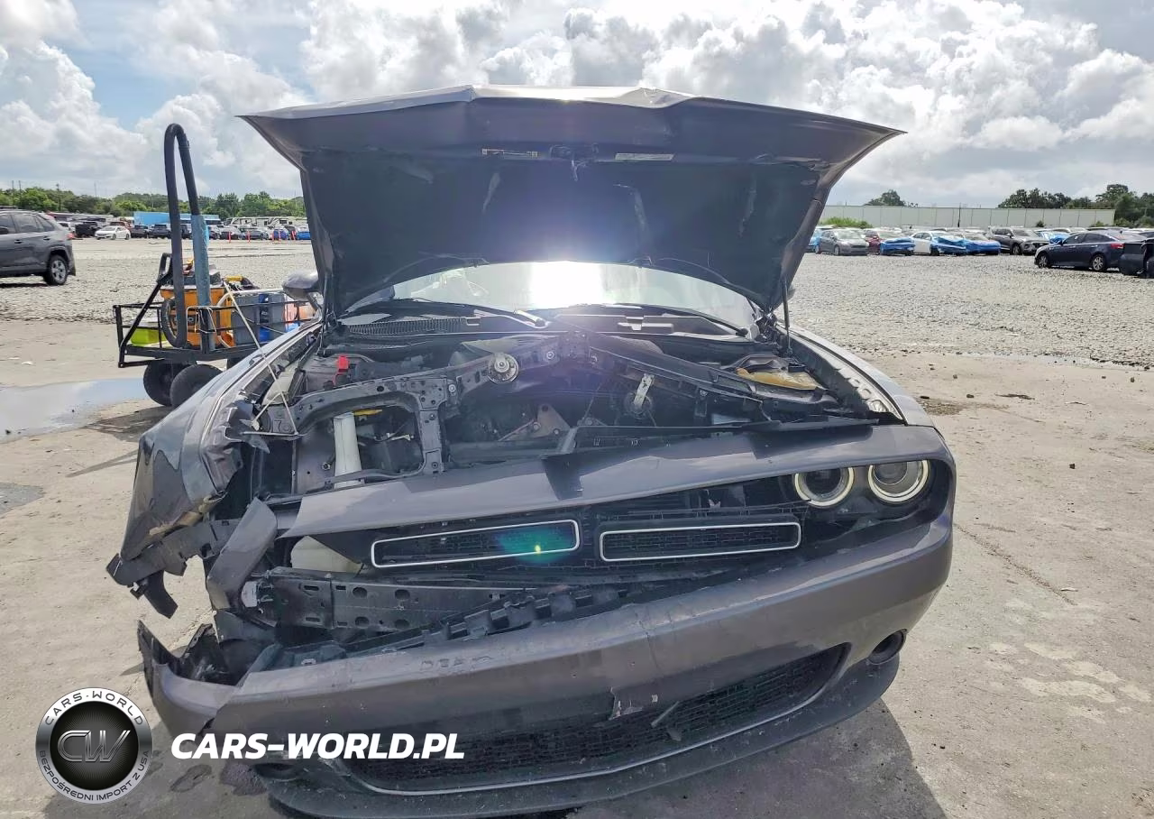 2021 Dodge Challenger Sxt VIN:2C3CDZAG1MH568247 - 5