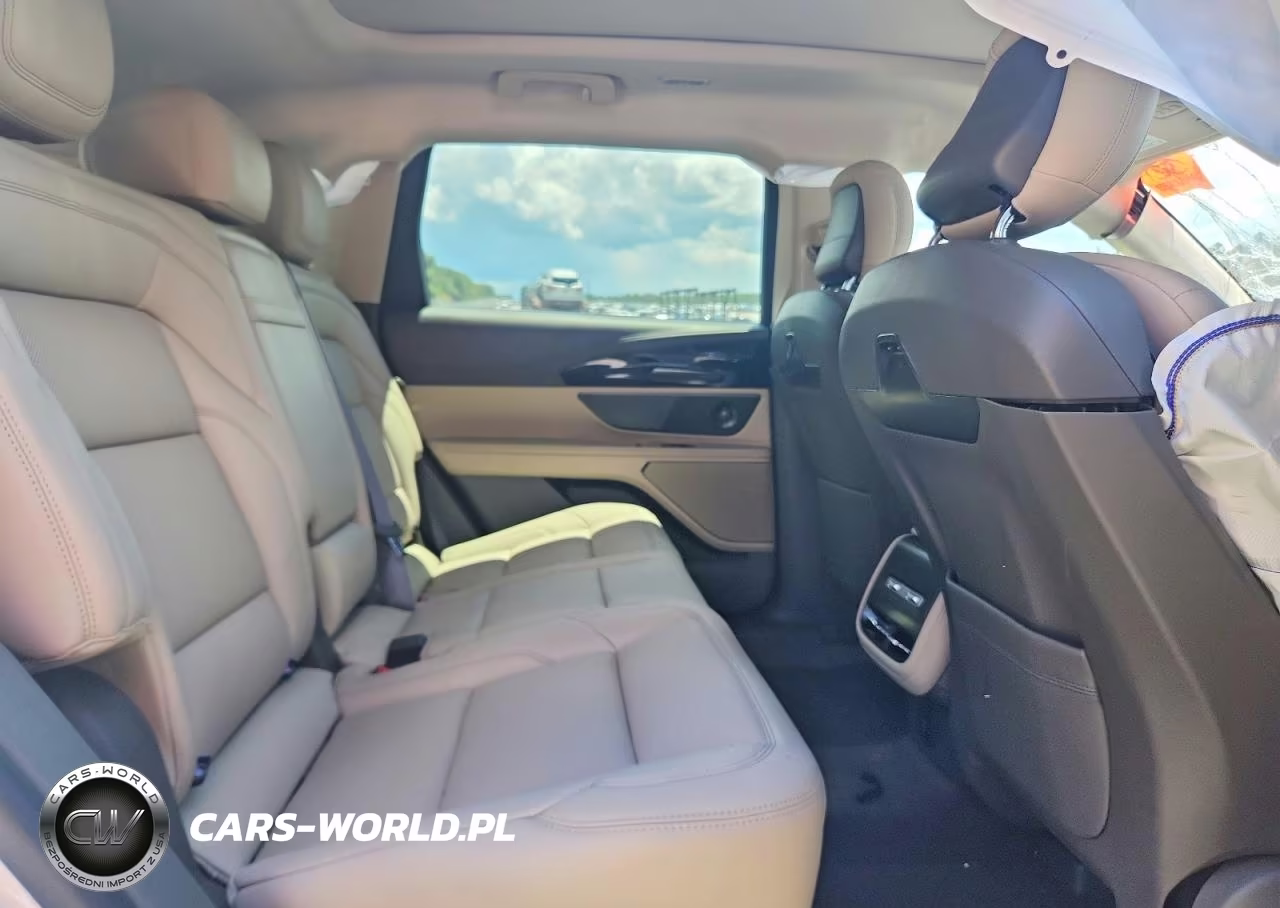 2025 Lincoln Nautilus Premiere VIN:5LMPJ8JA7SJ964523 - 11