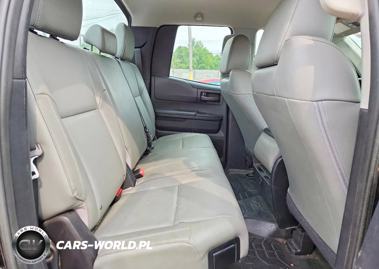 2017 Toyota Tundra VIN:5TFUM5F1XHX073429 - 10