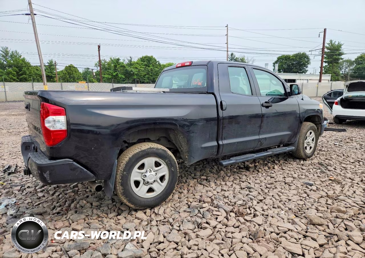 2017 Toyota Tundra VIN:5TFUM5F1XHX073429 - 3