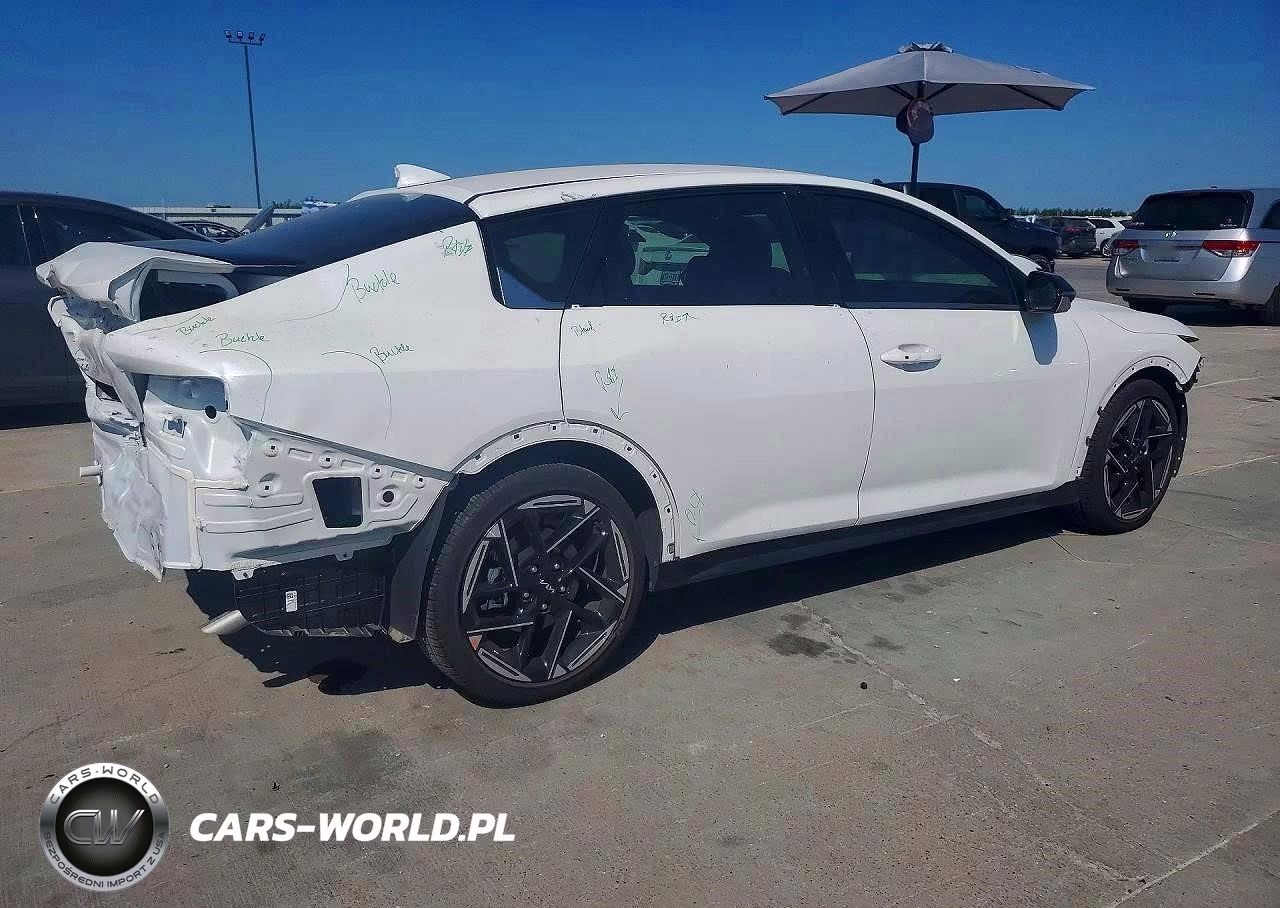 2025 Kia K4 Gt Line VIN:3KPFW4DE0SE245655 - 3